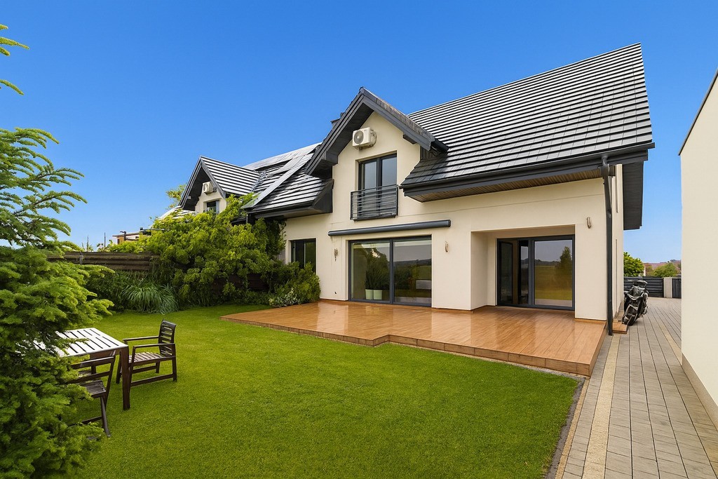 Komfortowy dom z ogrodem i garażem  Nowa Wola