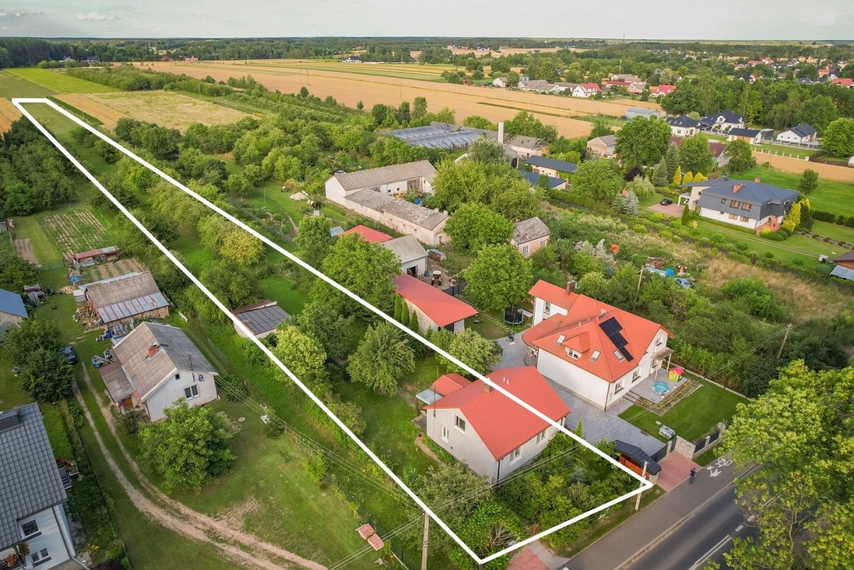 Parterowy dom na działce 7200 m²