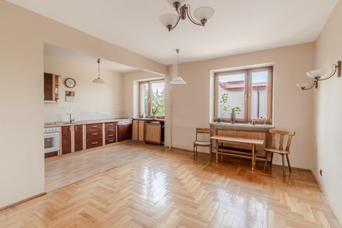 Bardzo Cicho | Garaż w cenie | Do Odświeżenia