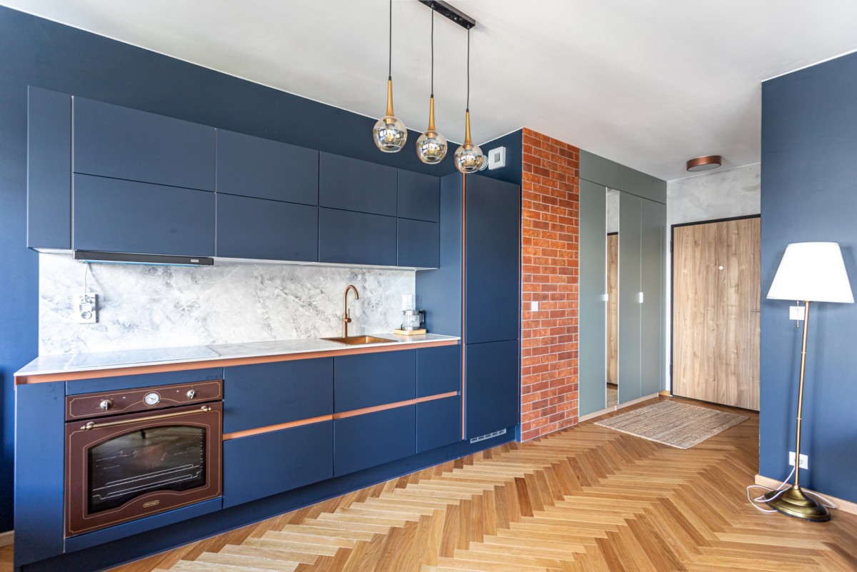 Studio z balkonem blisko metra