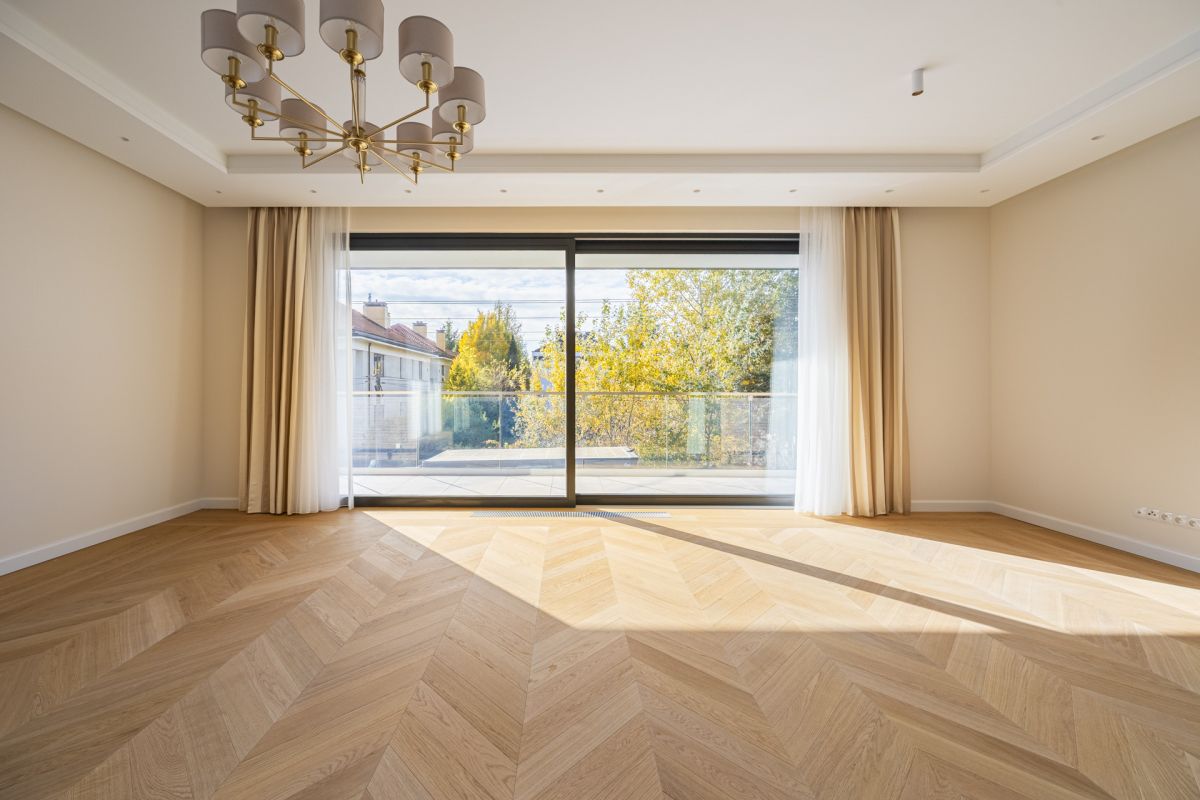 Luksusowy apartament z 5 sypialniami i garażem