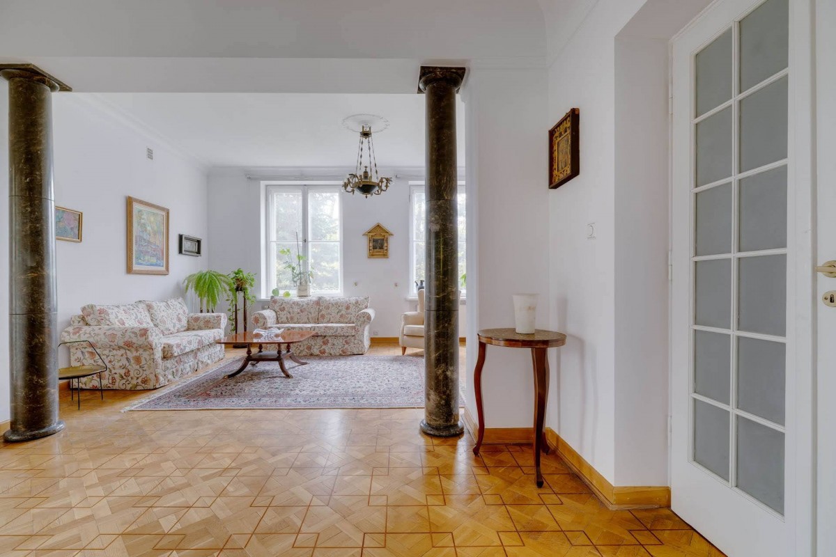 Reprezentacyjny apartament w zabytkowej kamienicy