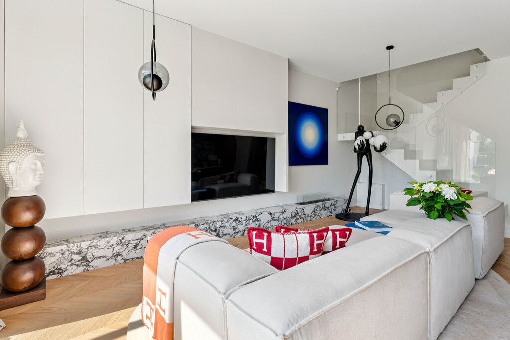 Designerski dom z pełnym wyposażeniem w cenie!