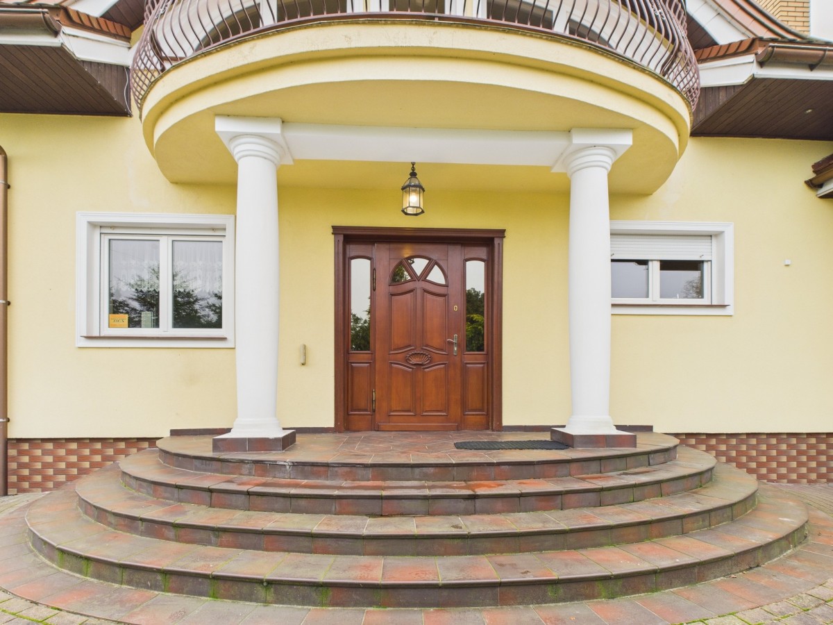 Biznesowe centrum dowodzenia-Rezydencja obok ORLEN