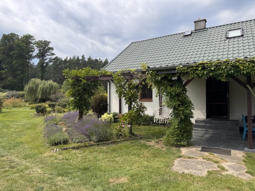 Siedlisko  duży ogród  staw  fotowoltaika