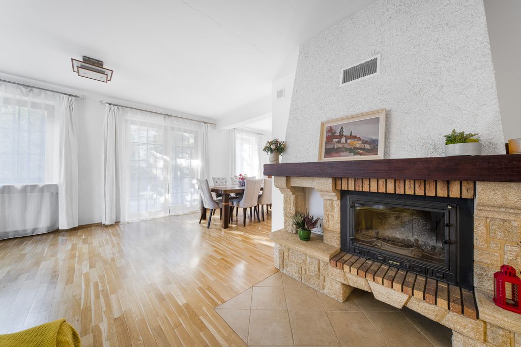 Sprawdź >>> Dom wolnostojący, 6 pokoi, 2 garaże