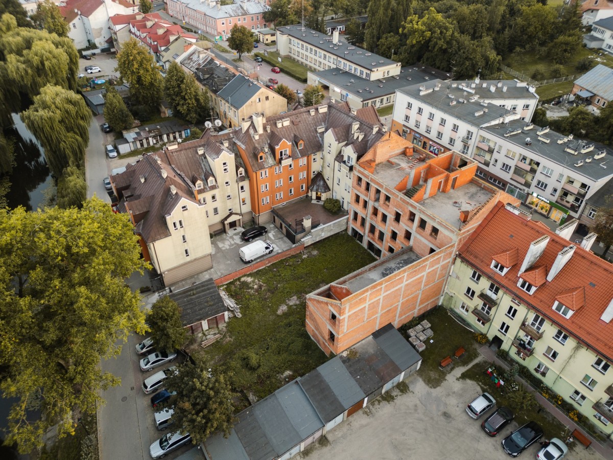 KAMIENICA z potencjalem, stan surowy