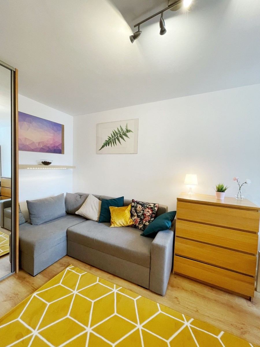 Po remoncie | obok parku | cicho | do wejścia