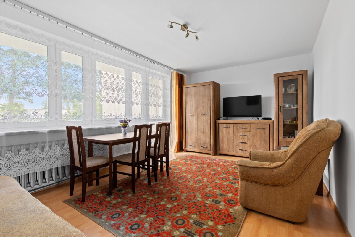 2-pokojowe z balkonem i piwnicą, parter