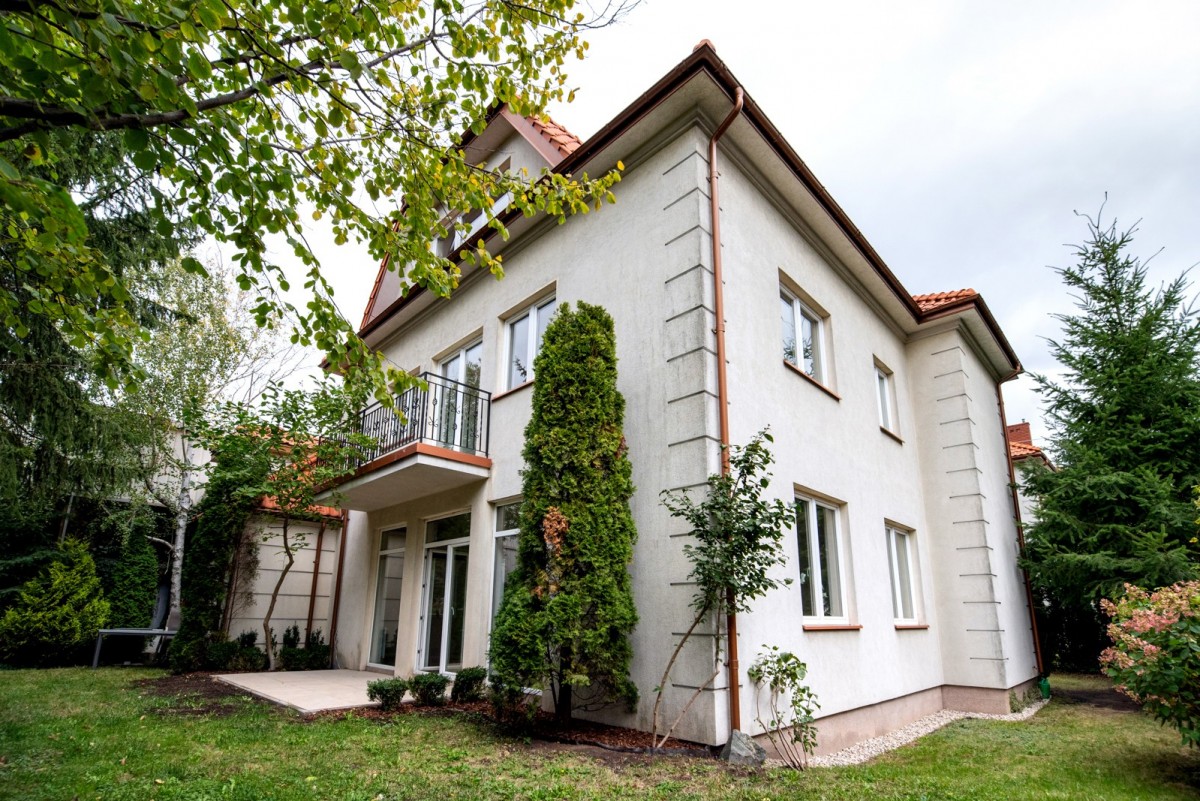 Na cele mieszkaniowe lub komercyjne