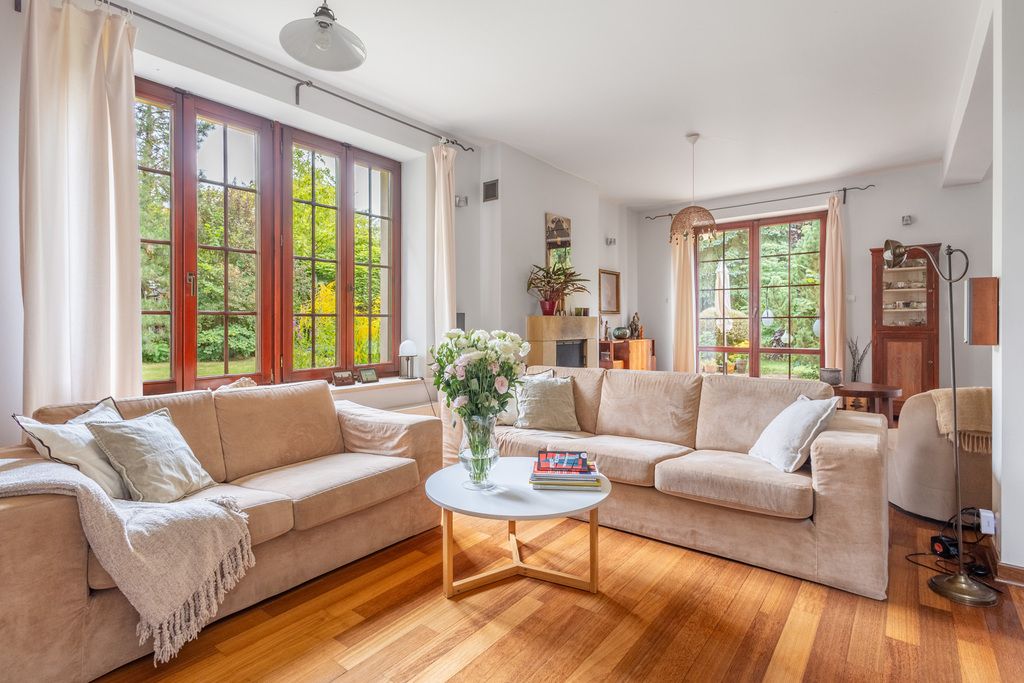 Dom na osiedlu. Strefa A. Działka 986m2, dom 266m2