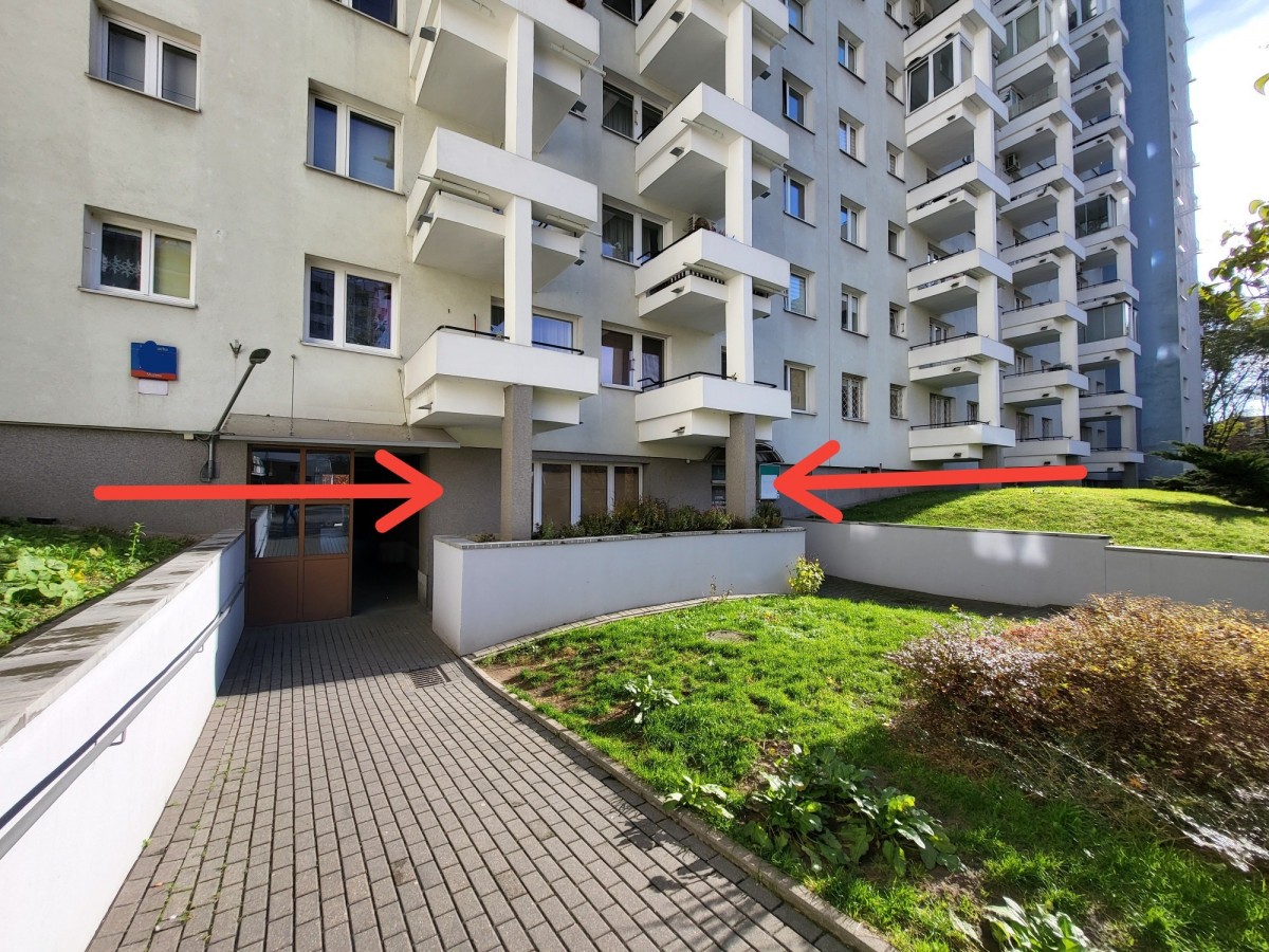 Lokal na usługi medyczne lub inne.