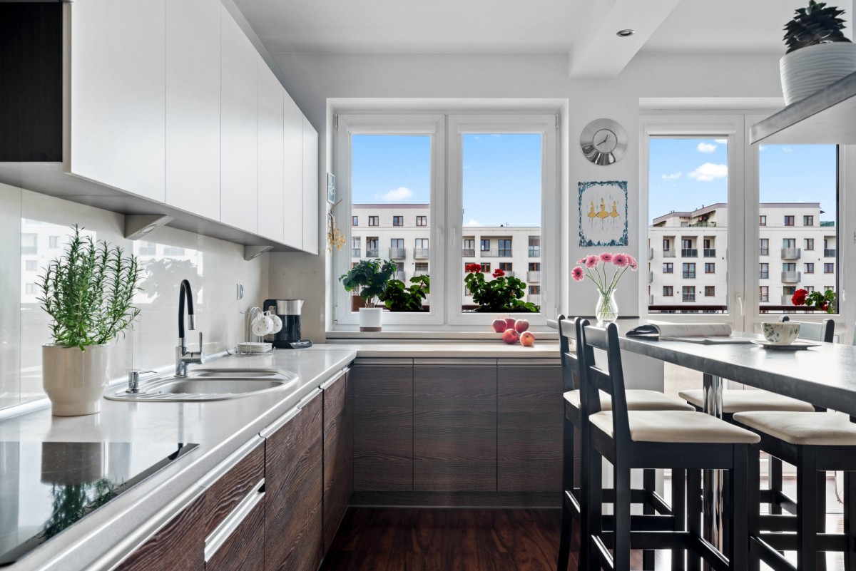 5 pokoi • 2 balkony • miejsce postojowe