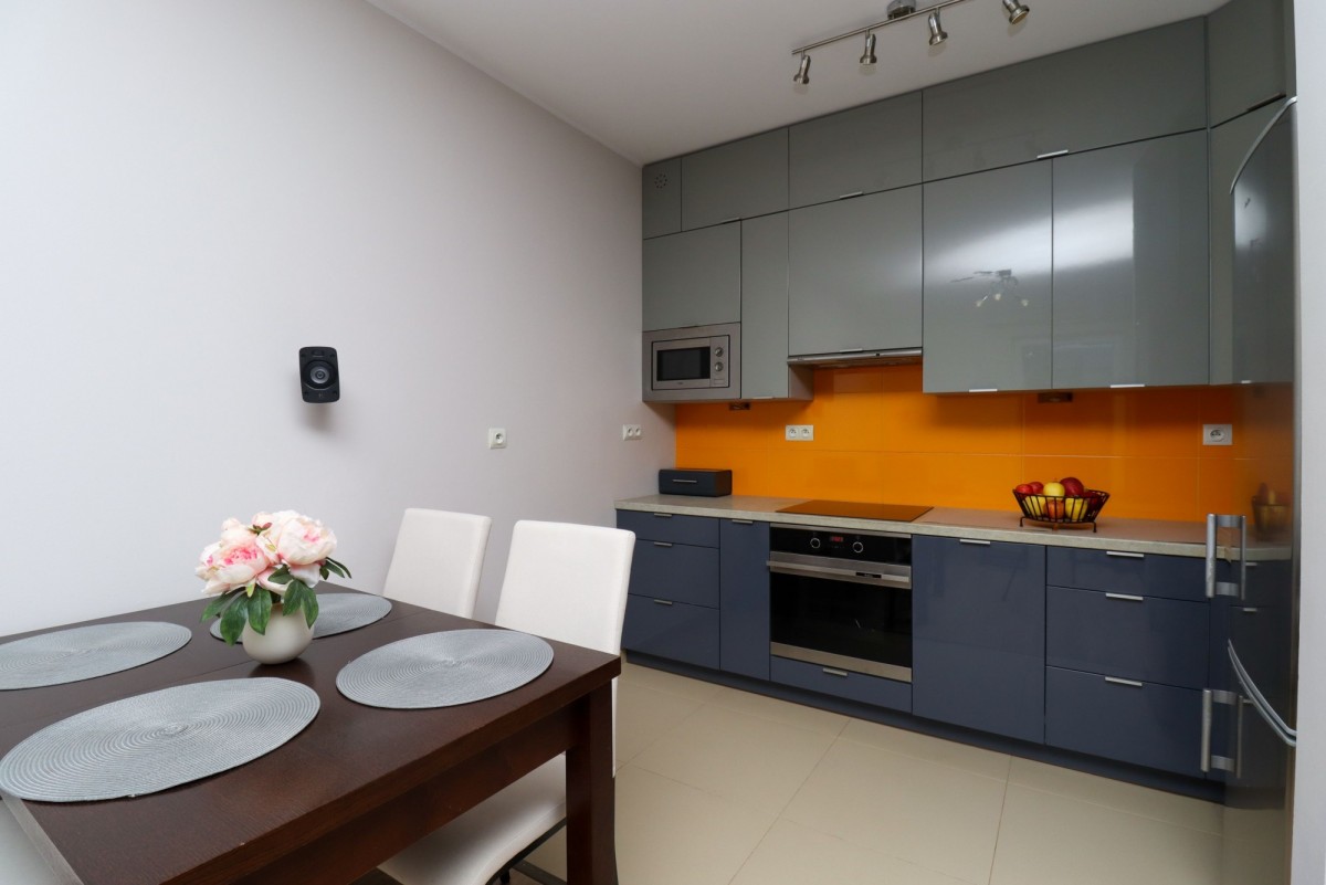 Nowoczesne 2-pok mieszkanie z garażem i klimą