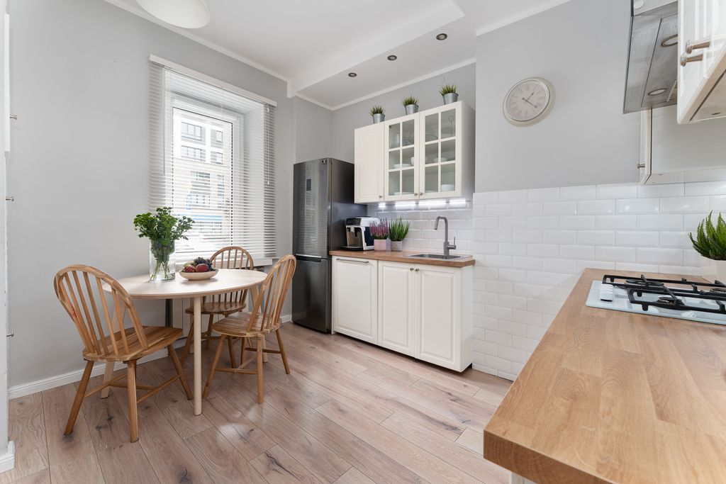 Lokal z potencjałem na biuro, usługi/Stare Bielany