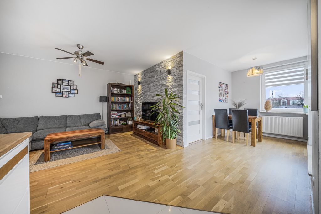 Sprawdź>>> 3 pokoje  garderoba/garaż