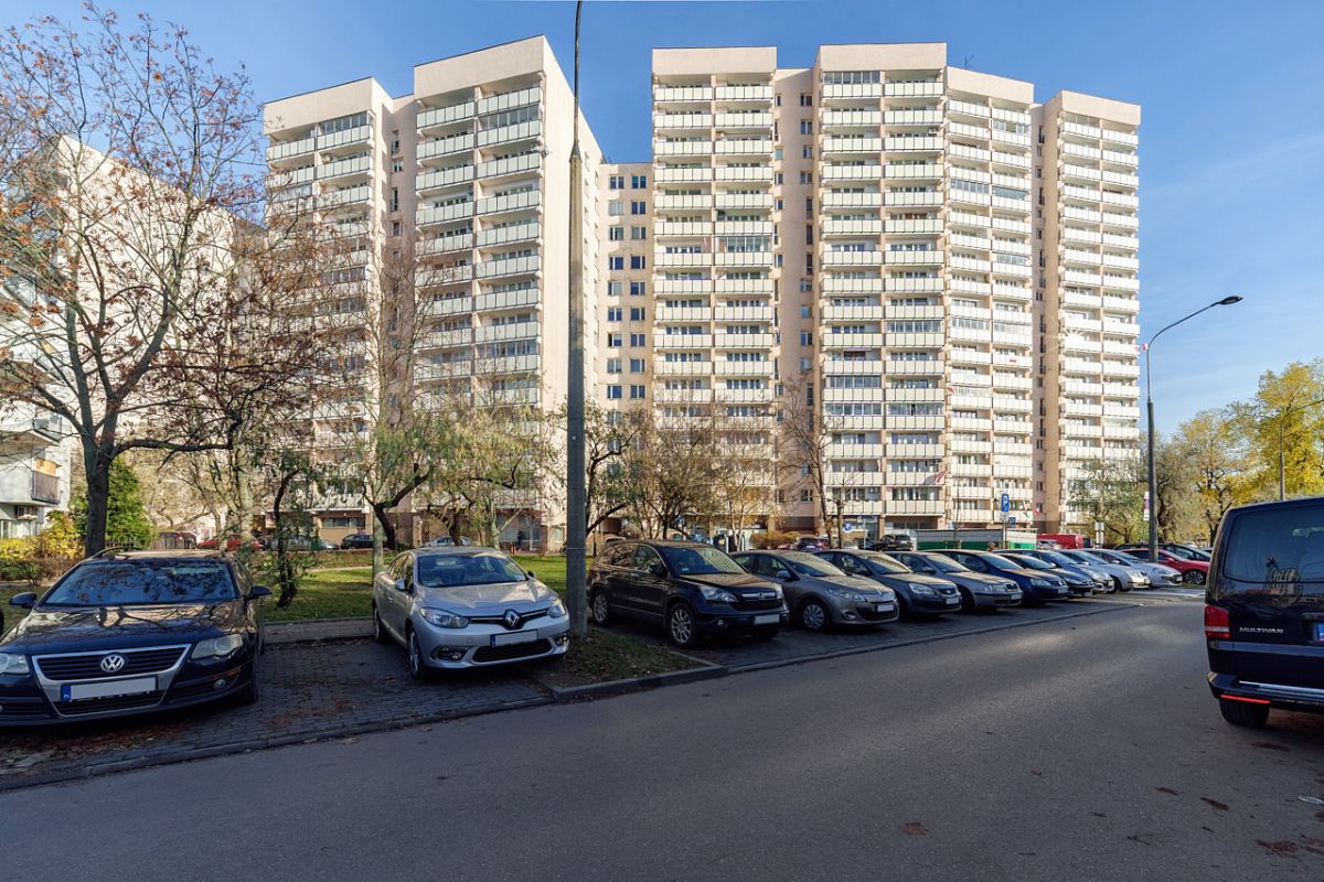 4 pokoje | 3 strony świata | do remontu | winda