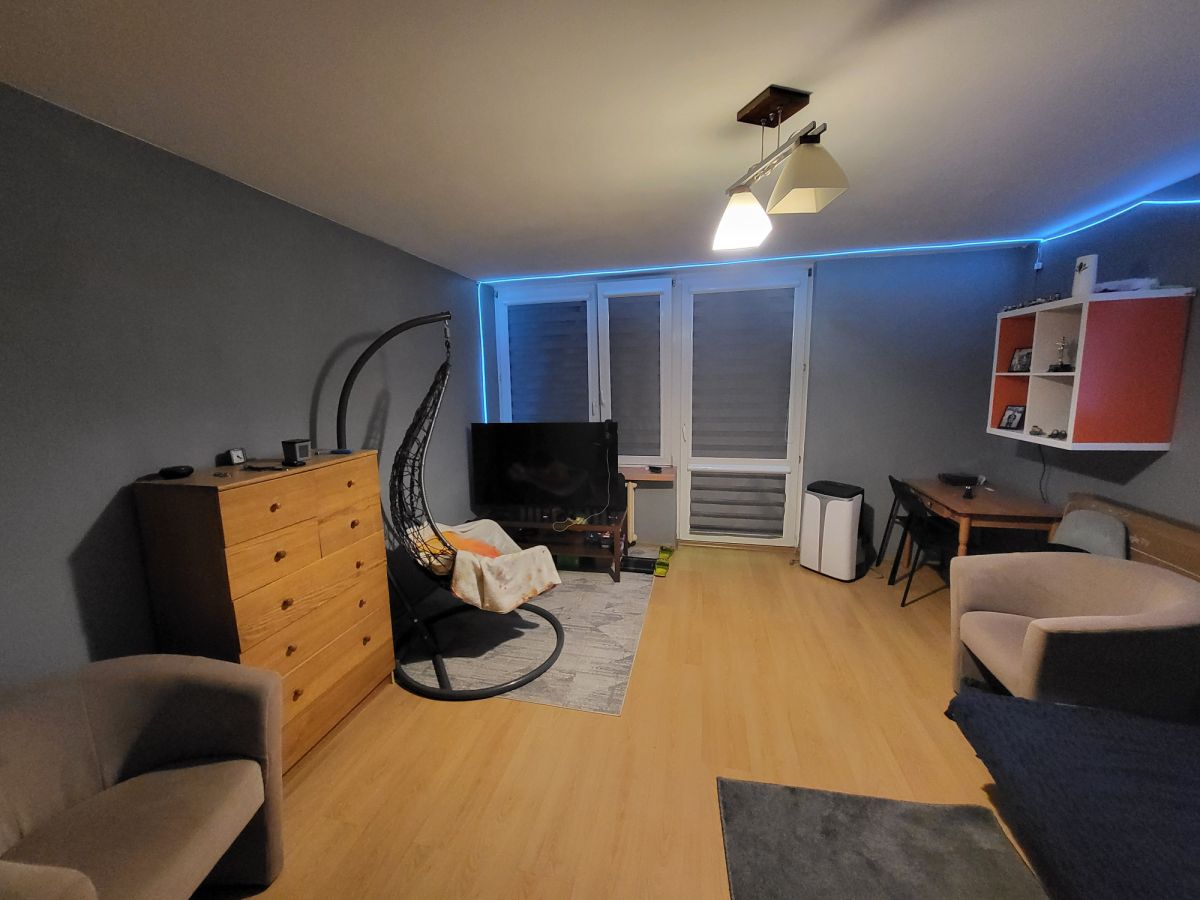 Kawalerka + balkon – b. niski czynsz!