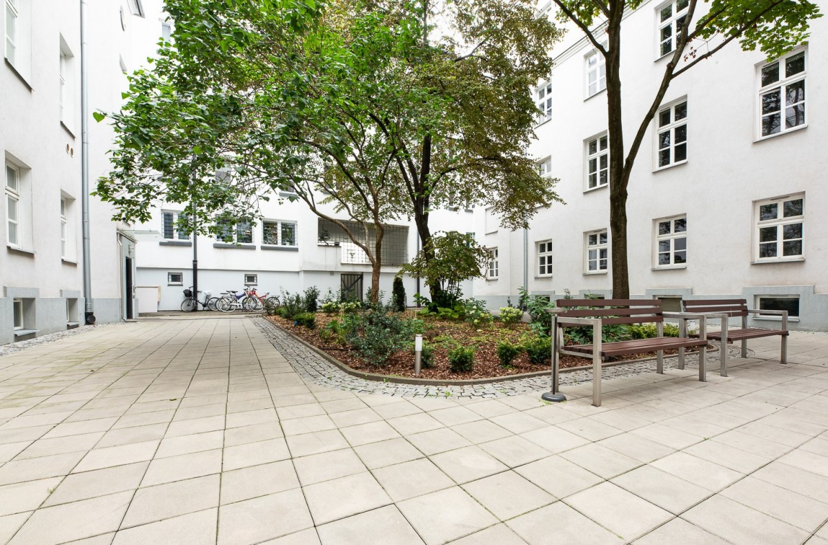 W nadbudowanej kamienicy przy ul. Poznańskiej.