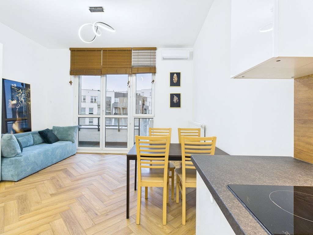 Kawalerka z garażem w cenie  PKP Okęcie  Okazja!