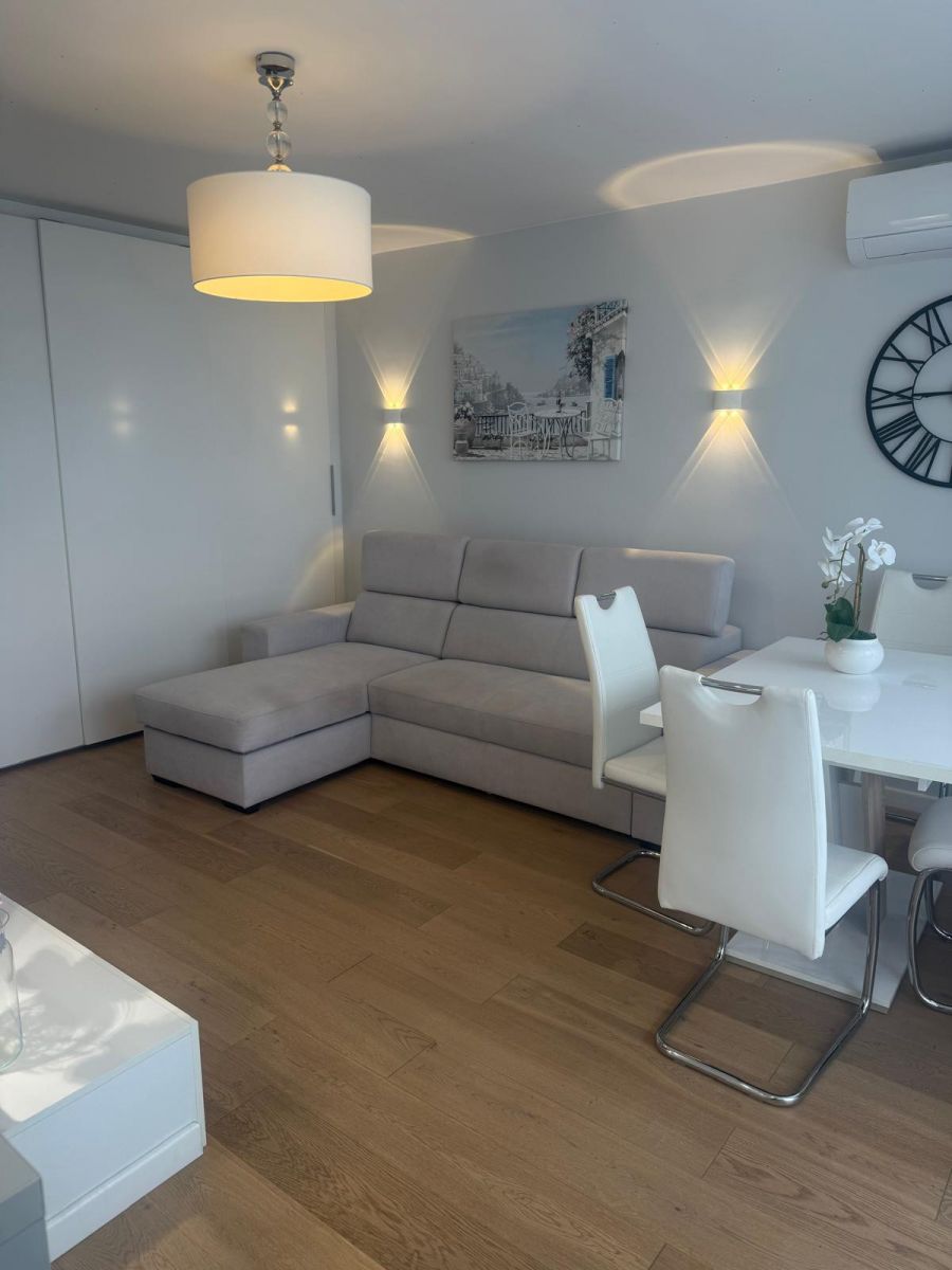 Mieszkanie na sprzedaż po generalnym remoncie na U