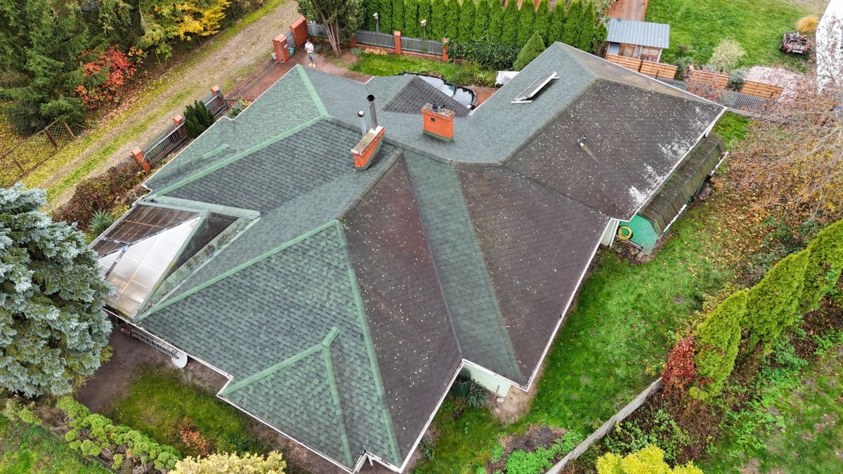 Dom parterowy, 3 sypialnie, sauna, garaż, ogród.