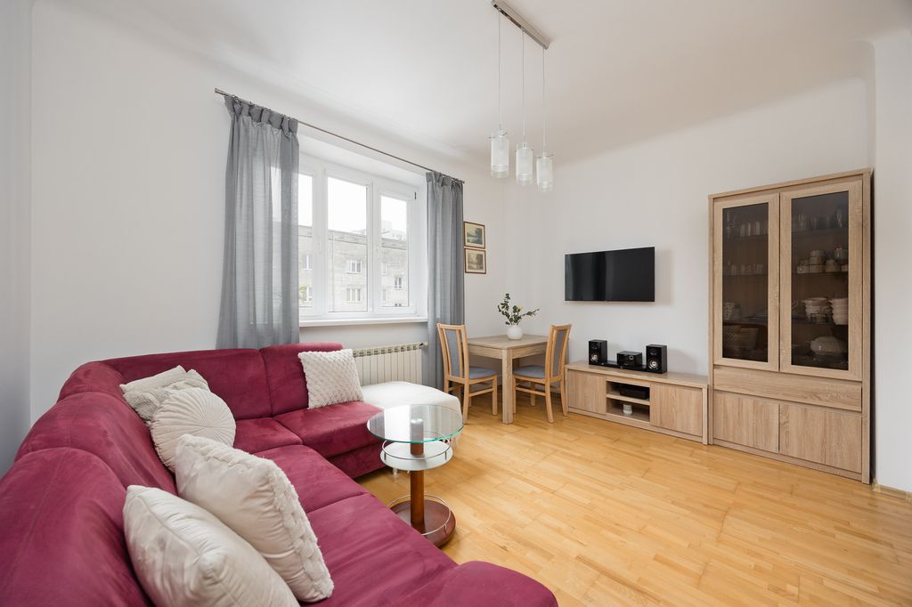 3 pokoje • Kamienica z 1935 r. • Metro Wileńska