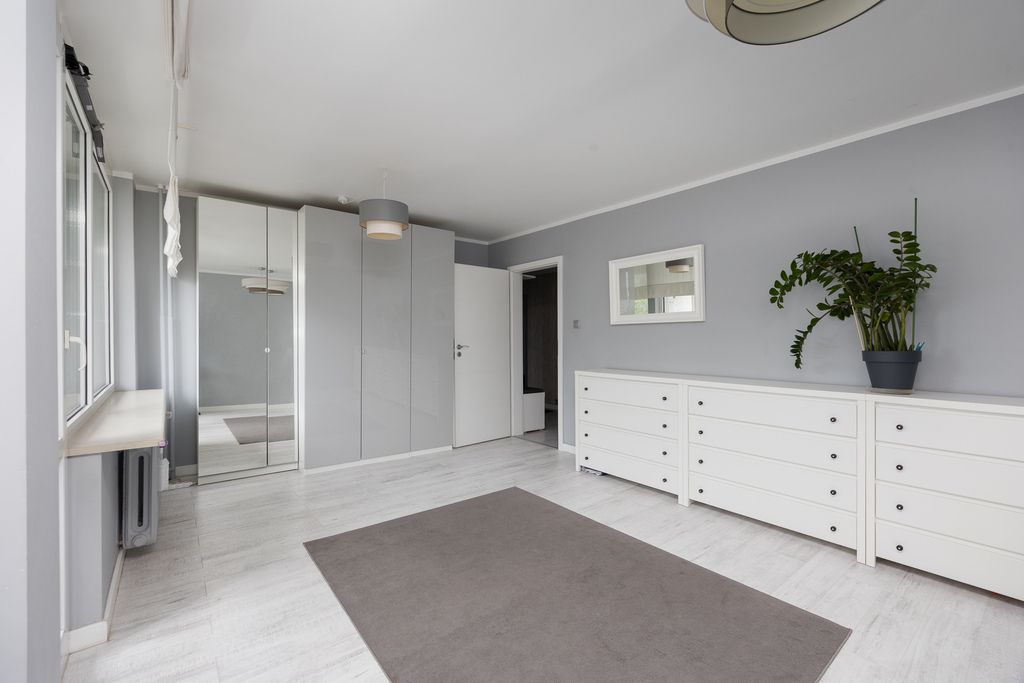 Po remoncie  Widok na Park  Dwustronne