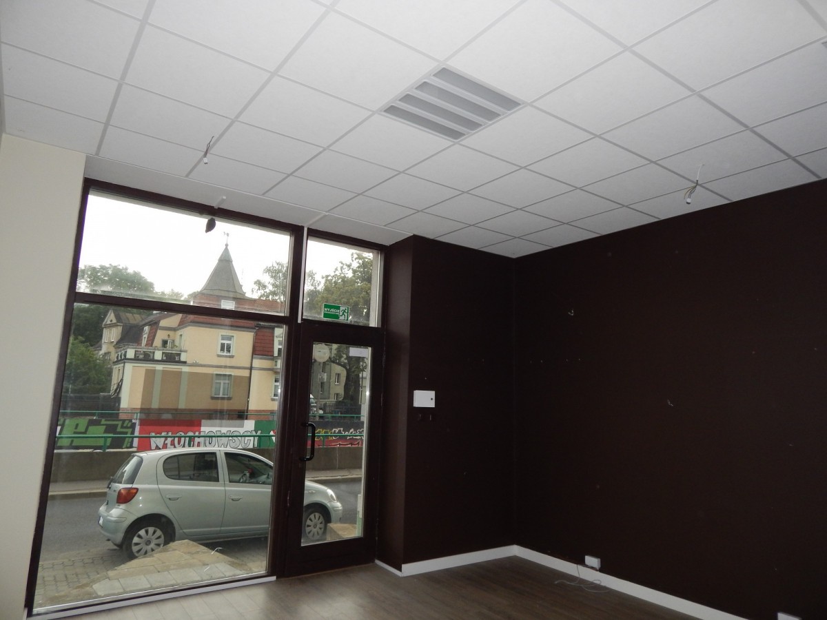 Włochy – lokal użytkowy z witrynami