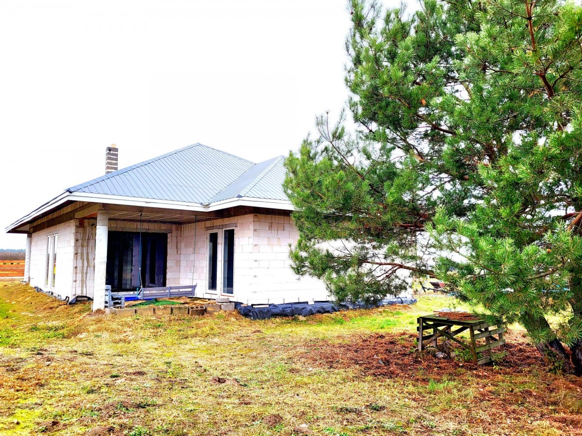 Dom na wsi w cichej i spokojnej okolicy