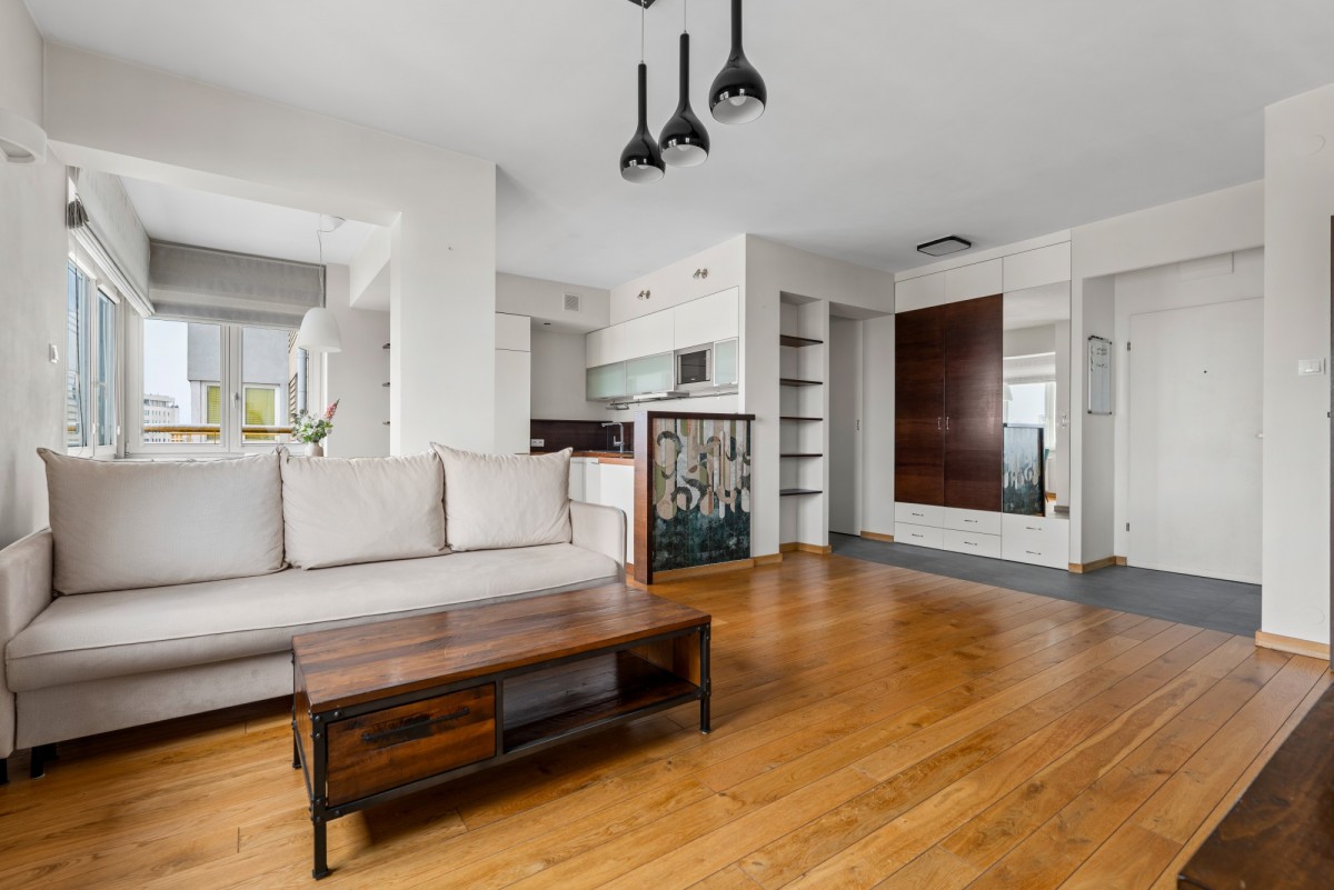 2 duże pokoje / loggia / garaż / metro Stokłosy