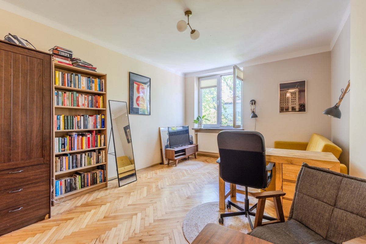 1 pok mieszkanie w kamienicy na Racławickiej AM.