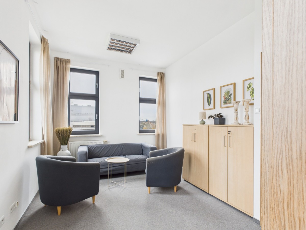 Biuro w kreatywnym Warsaw Film Center (z meblami)