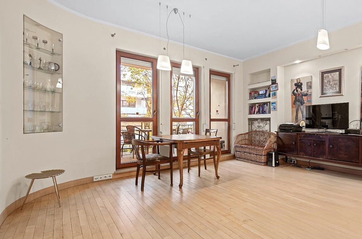 Dwa balkony, dwa miejsca postojowe, 93 m2