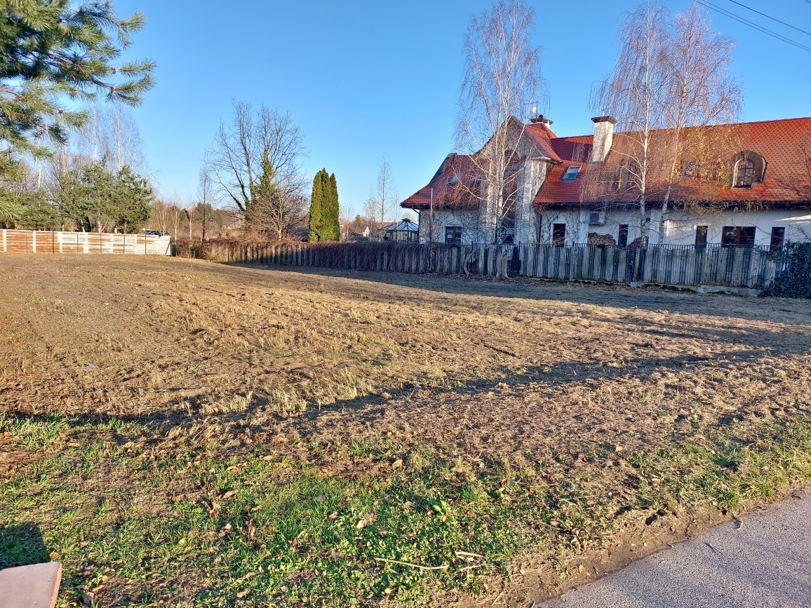 Działka budowlana z WZ na budynek dwulokalowy