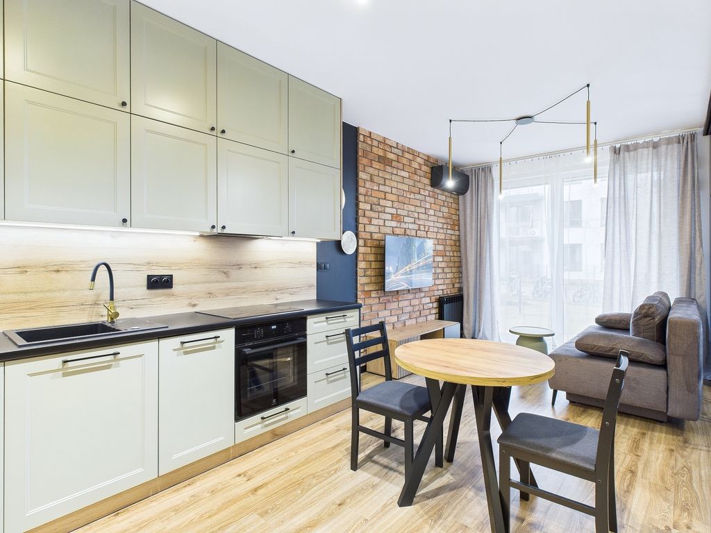 Kawalerka  Mokotów  Garaż  Pierwszy najemca