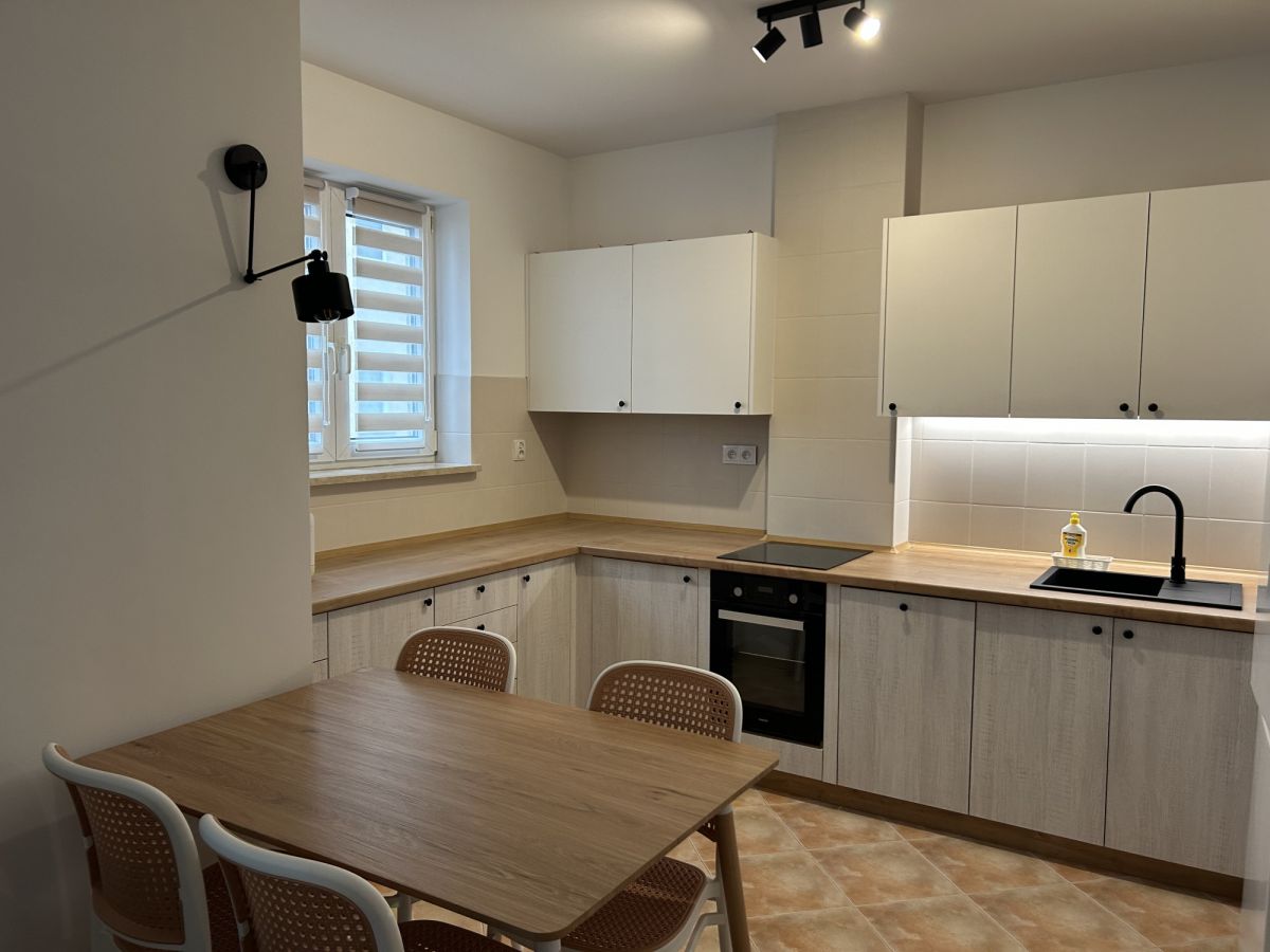 Do wynajęcia kawalerka po generalnym remoncie.