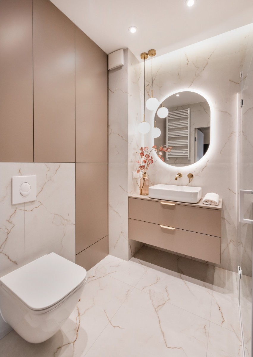 Wysoki standard, dwustronne i słoneczne