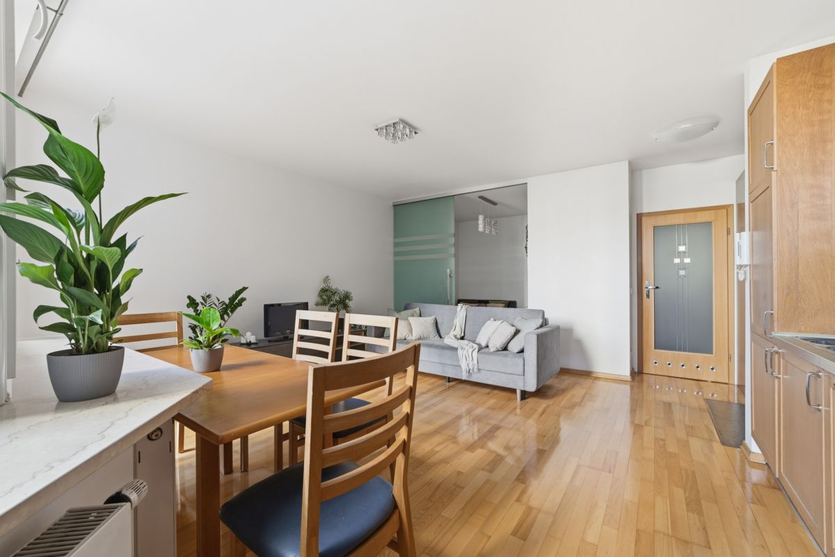 Śródmieście| 37,9 m² | ogród 81,9 m² | Metro