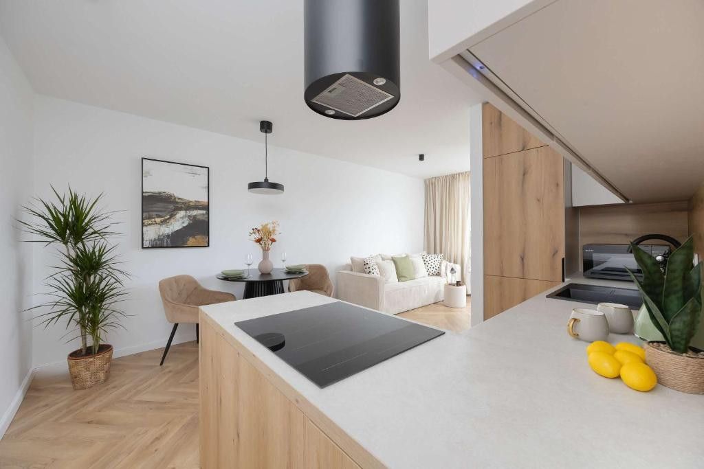 2 pokoje | Po generalnym remoncie | Balkon | Metr