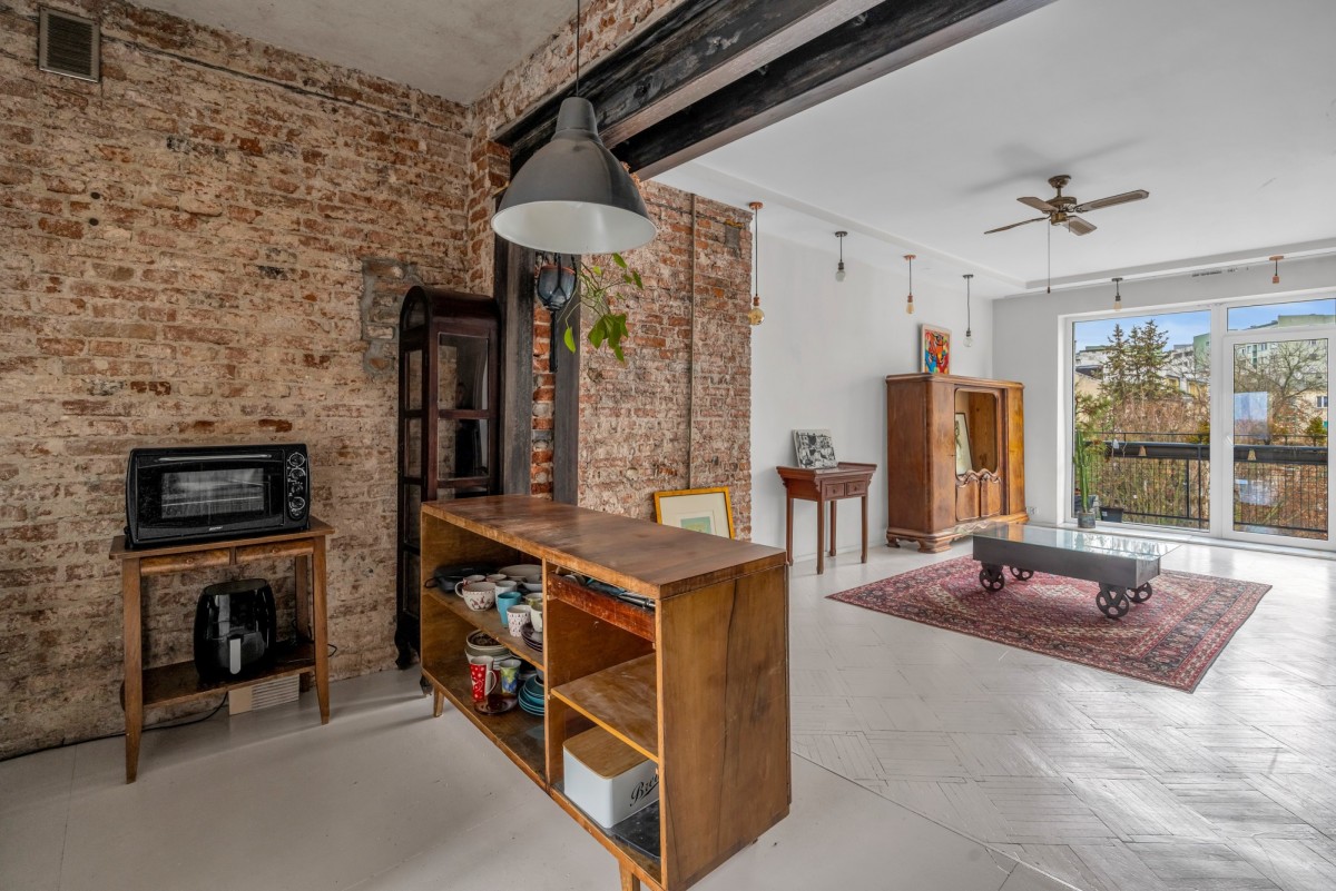 Wysokie wnętrza, 74m2- 3 pok. w kamienicy 1934 r.