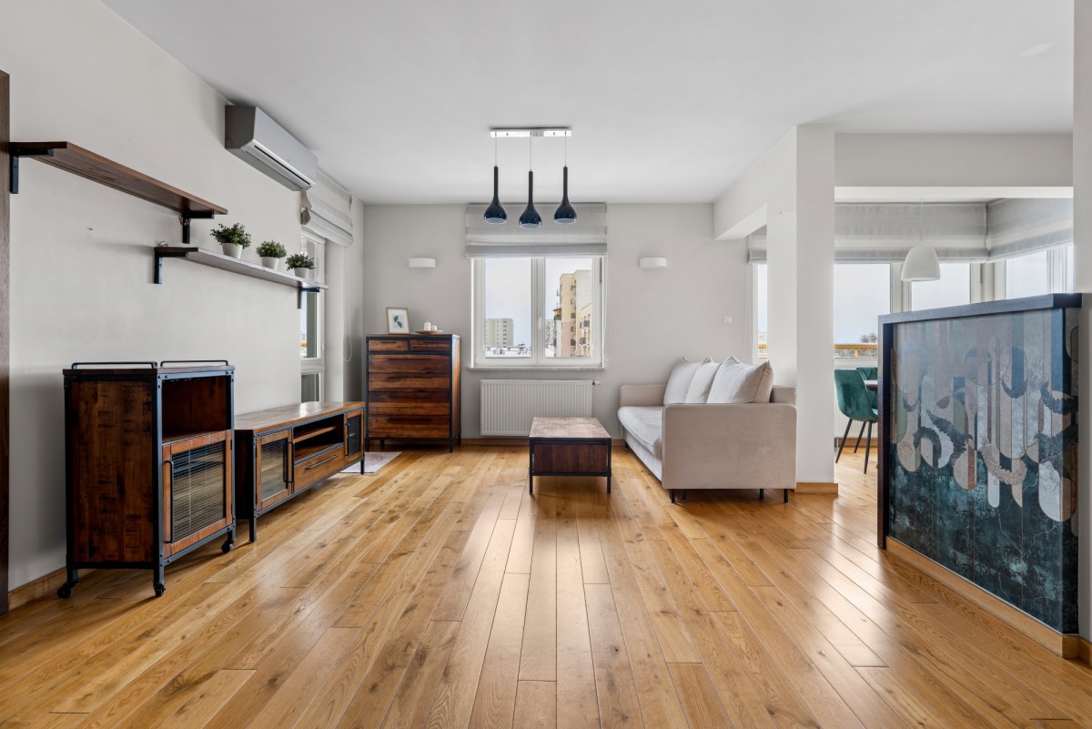 2 duże pokoje / loggia / garaż / metro Stokłosy