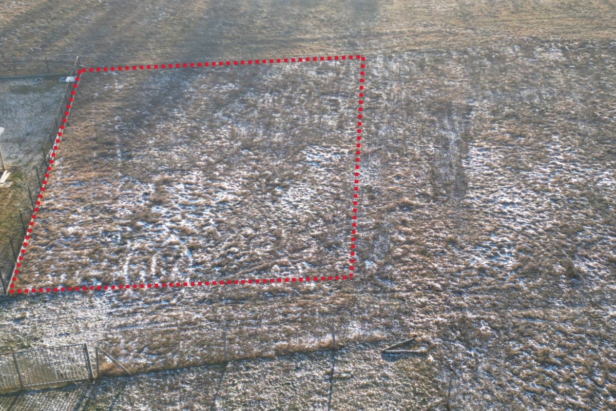 Działka z warunkami zabudowy.