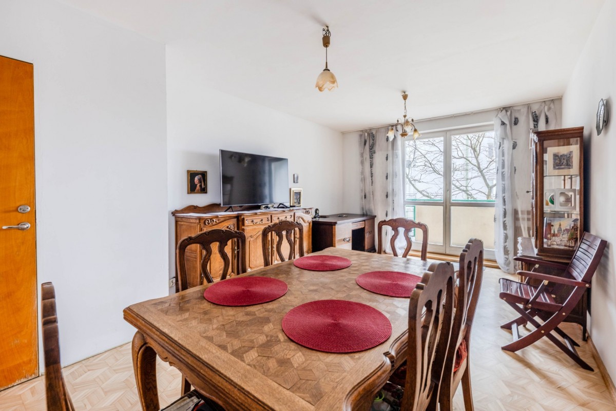 5 pokojowe mieszkanie w Warszawie