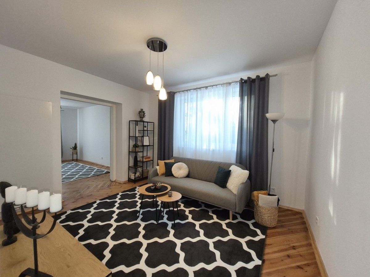 Klimatyczne mieszkanie w willi w Milanówku