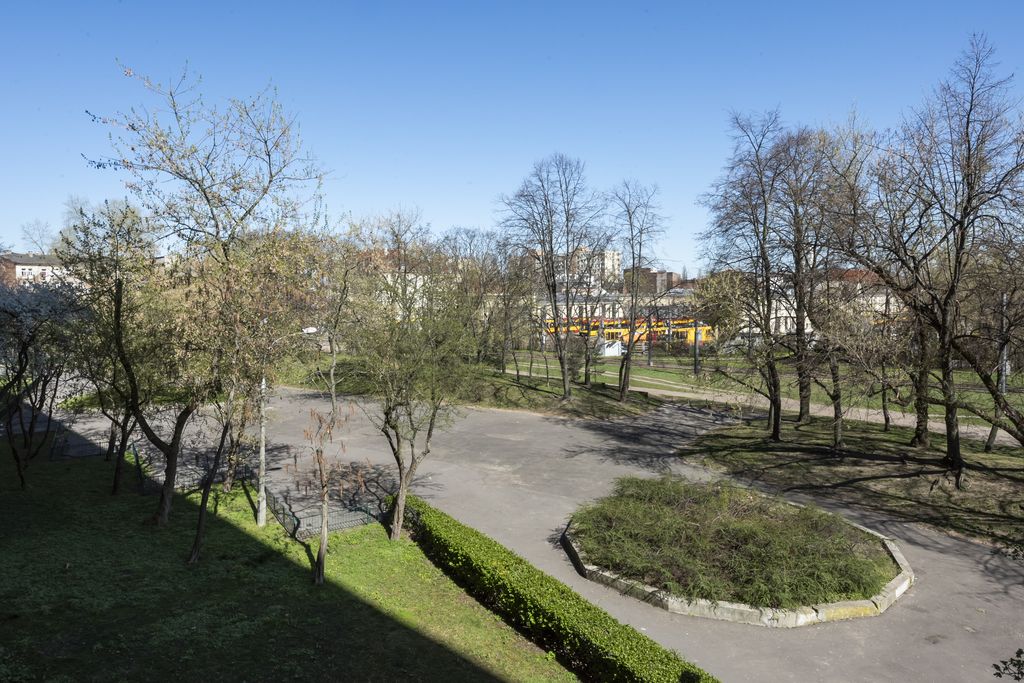 3 pokoje, balkon, widna kuchnia.