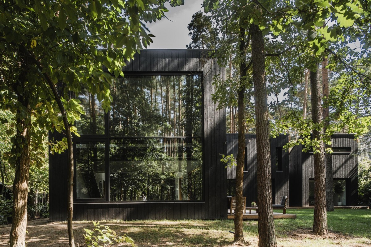 Nowoczesny dom pod Warszawą | Bliskość natury