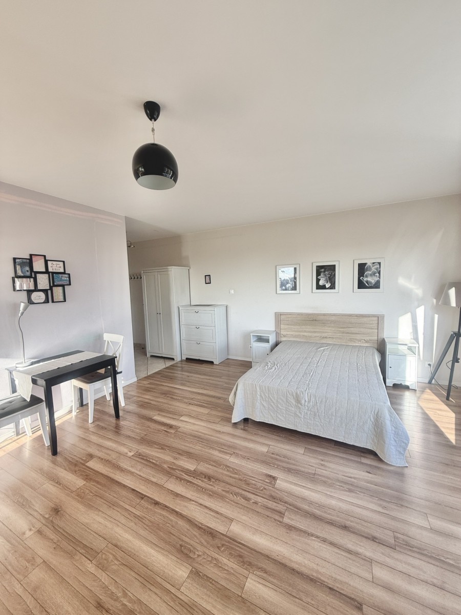 Przestronna kawalerka 39m2 miejsce w garażu Ochota