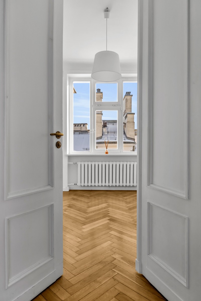 Ostatnie piętro w z windą, kamienica na Al.Szucha