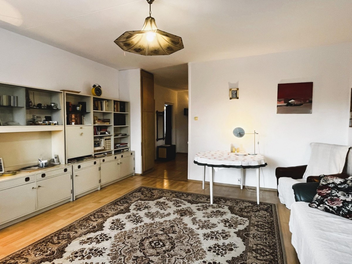 Duże 3 pokoje, widna kuchnia, do remontu, metro